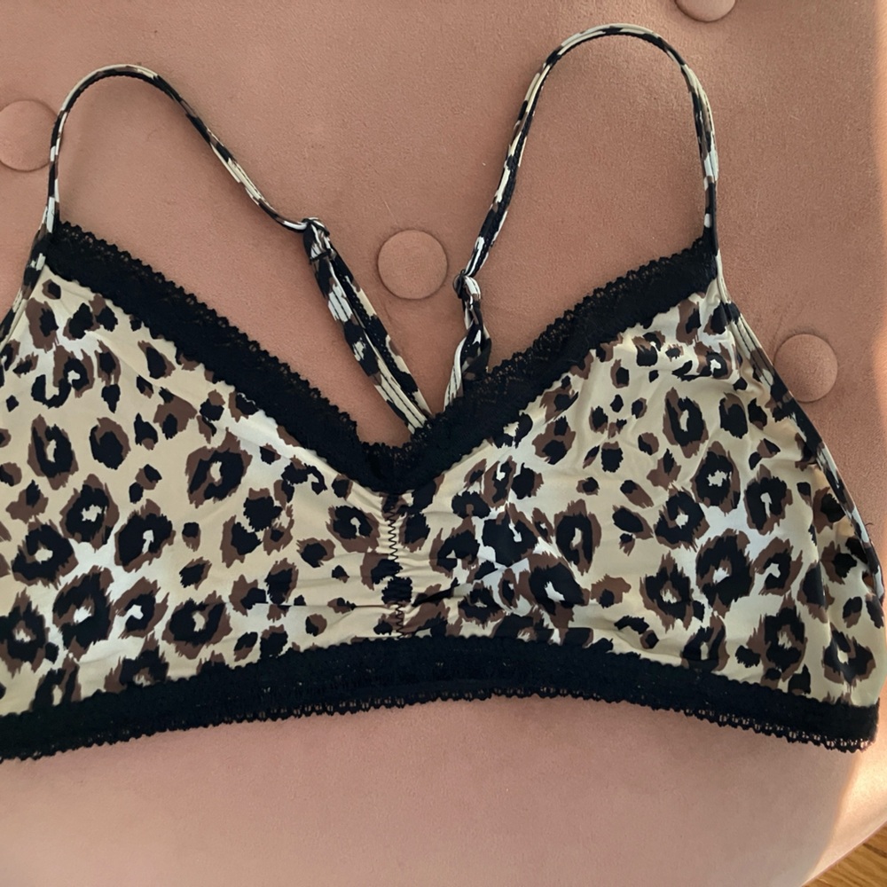 Canadian brand blush lingerie bralette in EUC